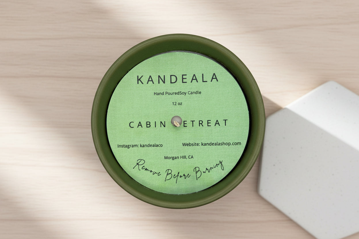 Cabin Retreat Soy Candle (12 oz) - Cozy Woodland Escape